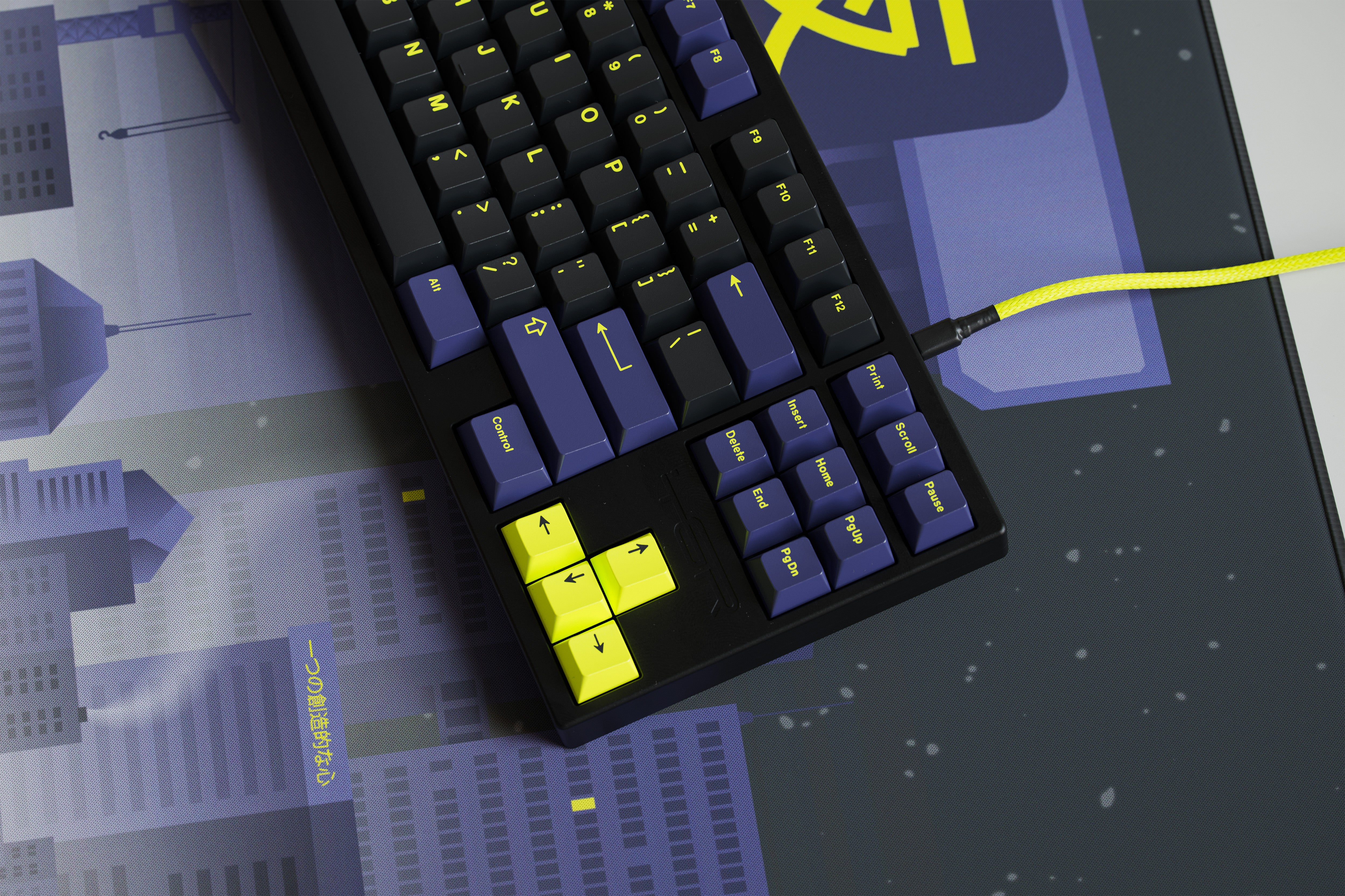 GMK Night Runner R2